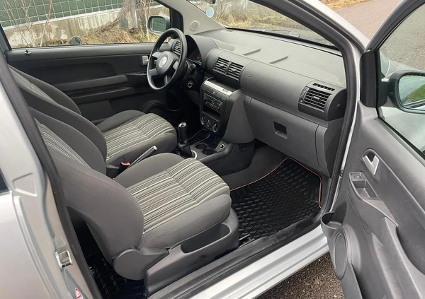 Volkswagen Fox cena 7900 przebieg: 101000, rok produkcji 2006 z Nowe Miasto Lubawskie małe 137